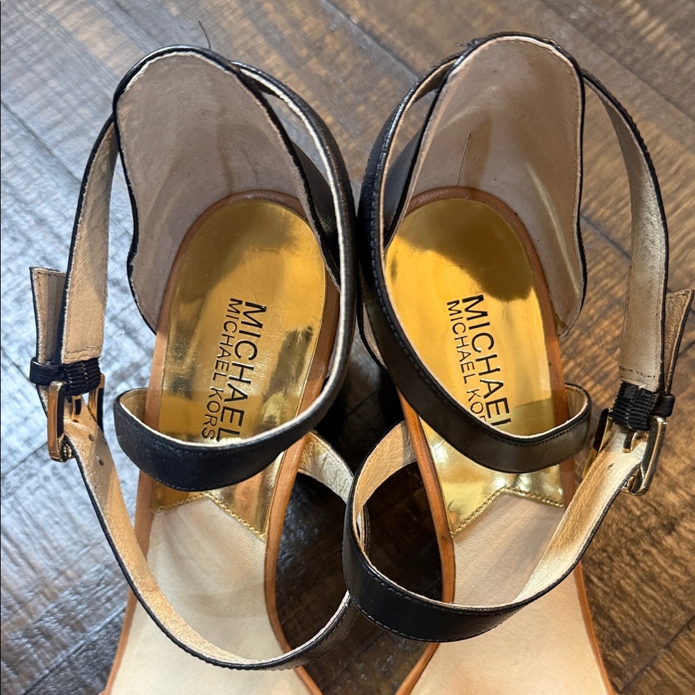 Michael Kors Colorblock Heels Tan Black Gold Logo Size 9.5 - Picture 4 of 10